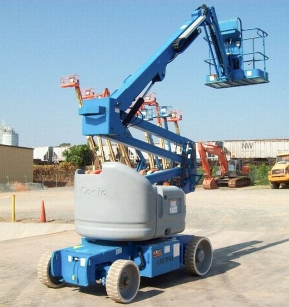 Самоходный подъемник коленчатого типа GENIE GЕNIE Z-40/23N, грузоподъемность 227 кг, тип питания аккумуляторный, размер платформы 0.76 м × 1.42 м