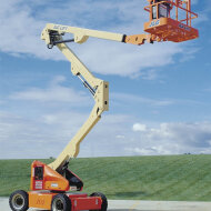 Самоходный коленчатый подъемник JLG E450AJ, грузоподъемность 230 кг, рабочая высота 15.72 м, тип питания электрический, АКБ