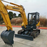 Гусеничный экскаватор SINOMACH GE65H, эксплуатационная масса 6100 кг