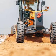Грейдеры SINOMACH Автогрейдер 713H