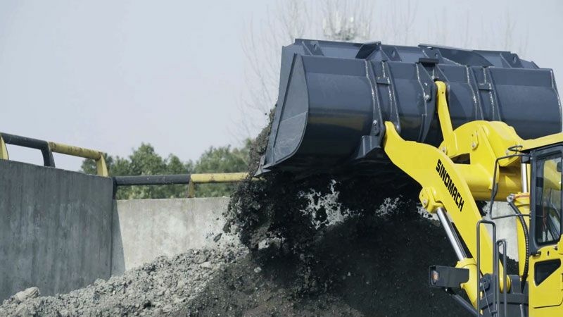 Фронтальный погрузчик SINOMACH 957H, двигатель Cummins 6LTAA 9.3 / ShangChai SC11CB220G2B1