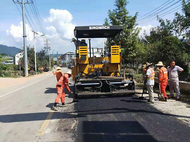 Асфальтоукладчик SINOMACH GYA6000L