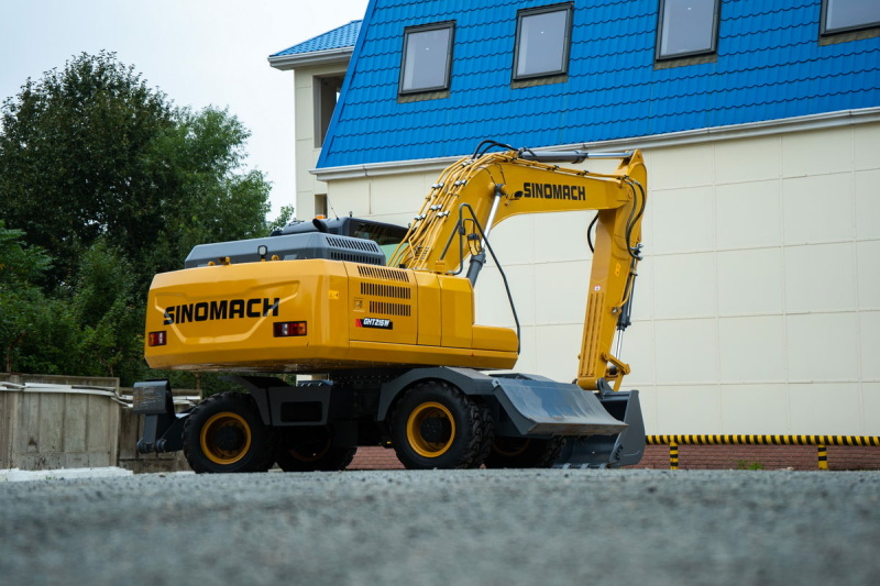 Колесный экскаватор SINOMACH GHT215W