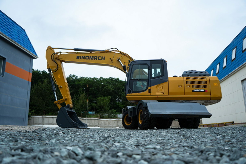 Колесный экскаватор SINOMACH GHT215W