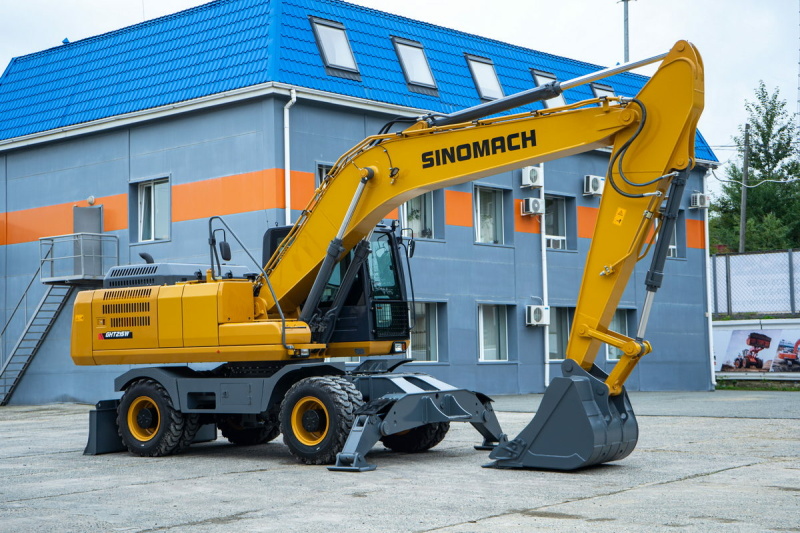 Колесный экскаватор SINOMACH GHT215W