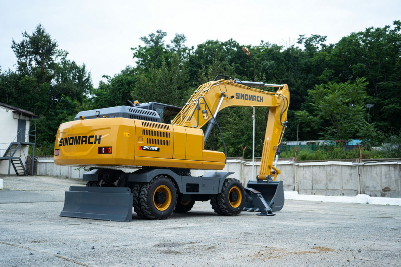 Колесный экскаватор SINOMACH GHT215W