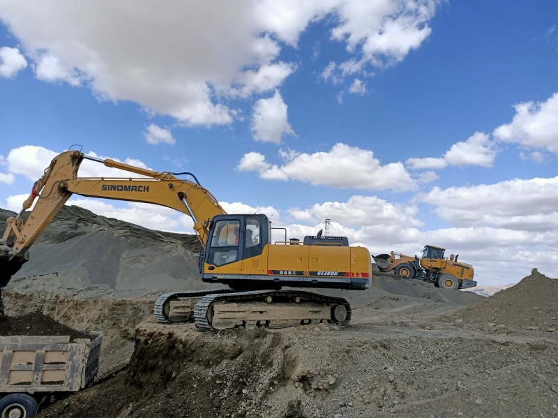 Гусеничный экскаватор SINOMACH GE380H, эксплуатационная масса 37500 кг