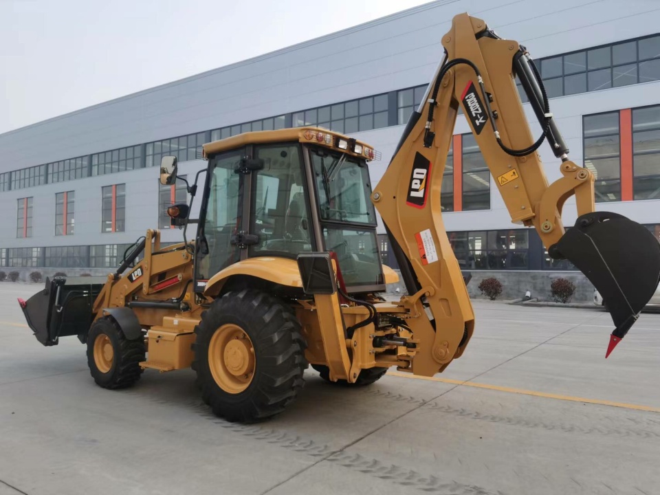Экскаватор-погрузчик SADIN 388N-K, эксплуатационная масса 8100 ± 50 кг