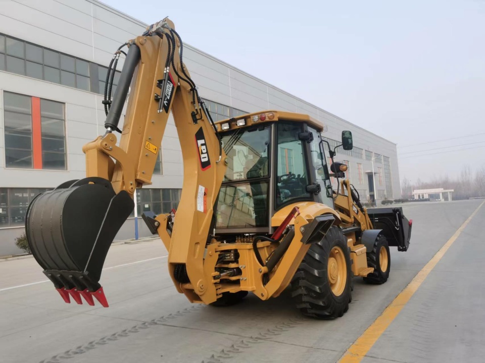 Экскаватор-погрузчик SADIN 388N-K, эксплуатационная масса 8100 ± 50 кг