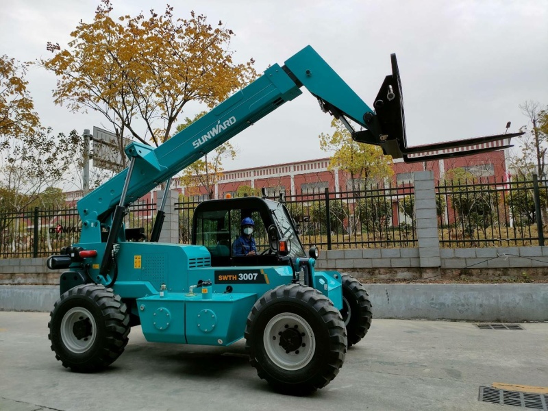 Телескопический погрузчик SUNWARD SWTH3007