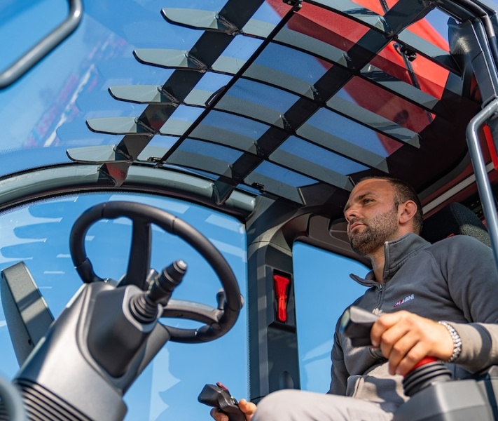 Телескопический погрузчик MAGNI RTH 10.37