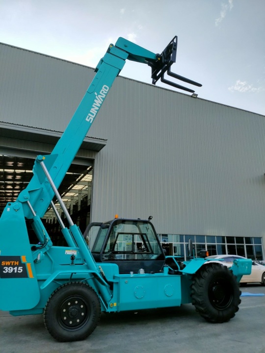 Телескопический погрузчик Sunward SWTH3915, грузоподъемность 4000 кг