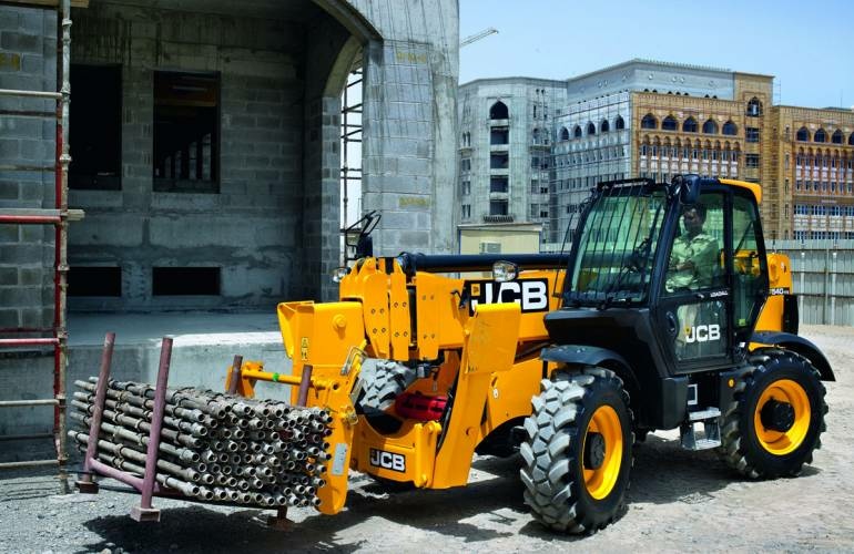 Телескопический погрузчик JCB 540-170, грузоподъемность 4000 кг