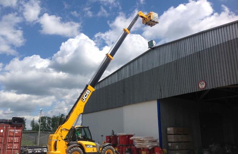 Телескопический погрузчик JCB 540-170, грузоподъемность 4000 кг