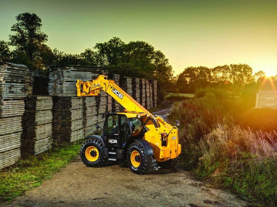 Телескопический погрузчик JCB 560-80, грузоподъемность 6000 кг