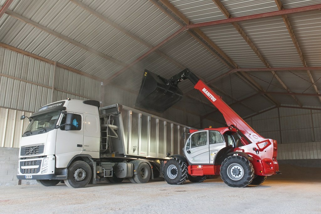 Телескопический погрузчик MANITOU MLT-X 960, грузоподъемность 6000 кг