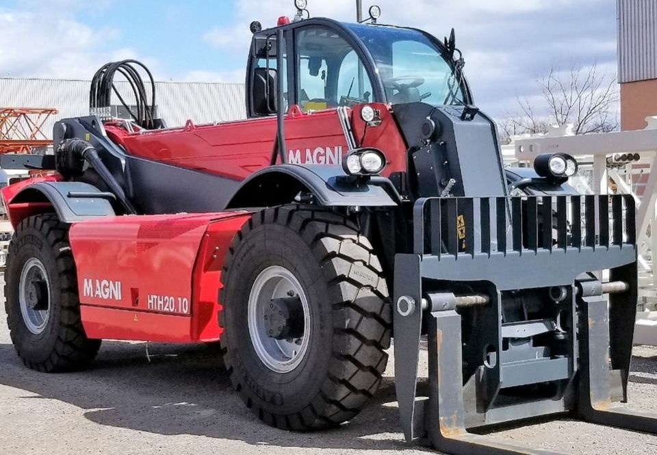 Тяжелый телескопический погрузчик MAGNI HTH 20.10, грузоподъемность 19999 кг