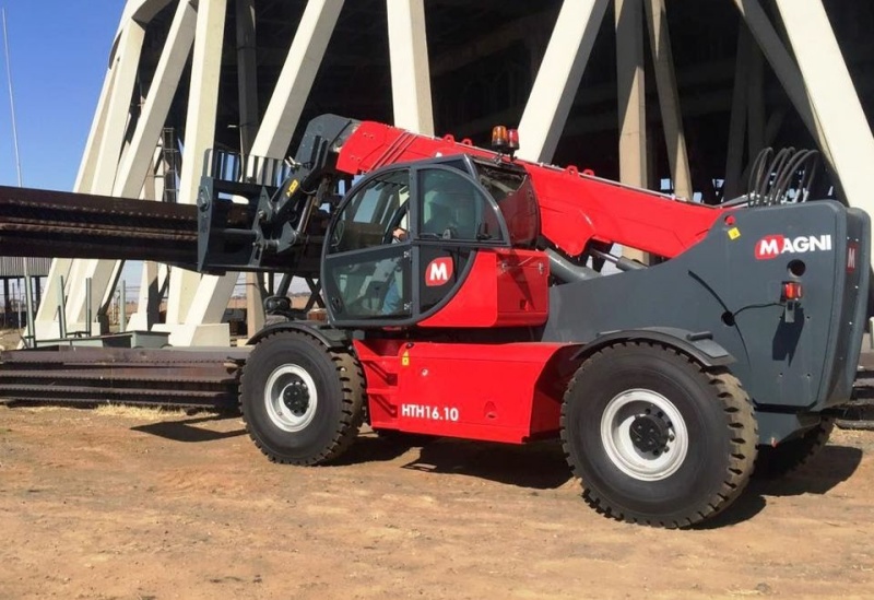 Тяжелый телескопический погрузчик MAGNI HTH 16.10