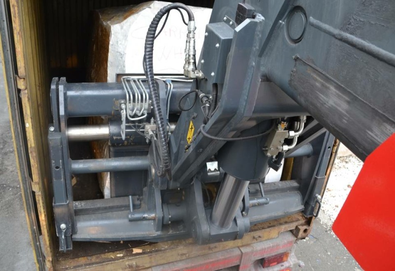 Тяжелый телескопический погрузчик MAGNI HTH 30.12