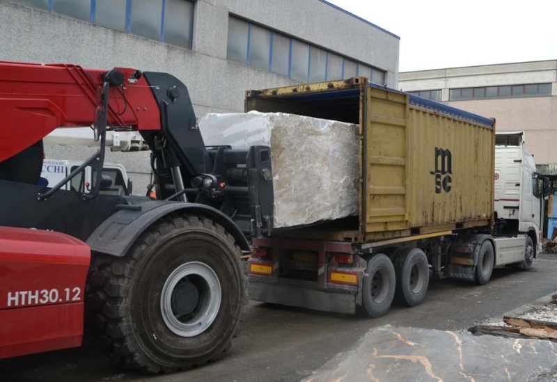 Тяжелый телескопический погрузчик MAGNI HTH 30.12