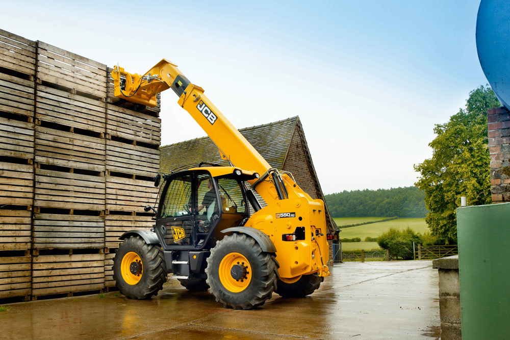 Телескопический погрузчик JCB 550-80, грузоподъемность 4999 кг