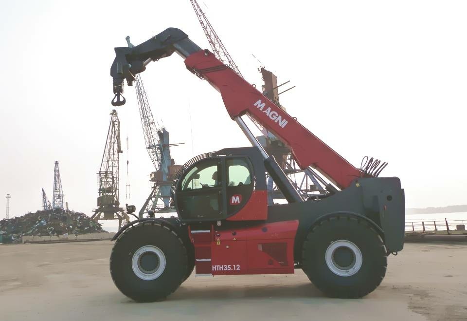 Тяжелый телескопический погрузчик MAGNI HTH 35.12, грузоподъемность 35000 кг