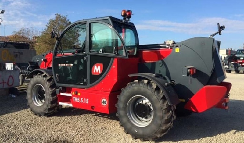 Фронтальный телескопический погрузчик MAGNI TH 6.20