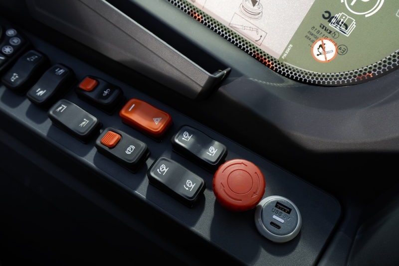 Телескопический погрузчик MAGNI RTH 6.31 EC