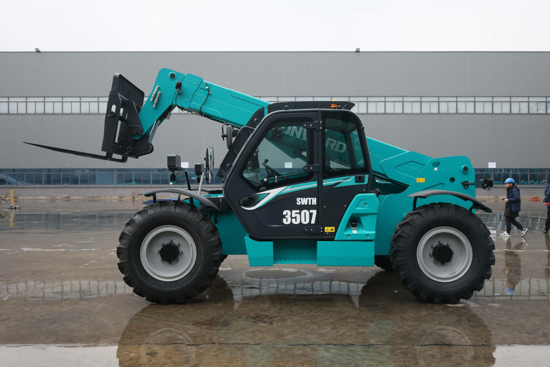 Телескопический погрузчик Sunward SWTH3507 AGRO, грузоподъемность 3500 кг