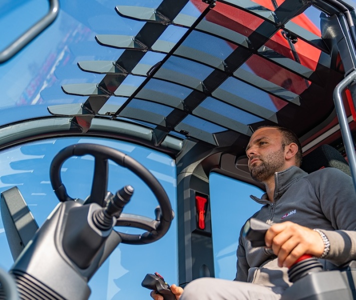 Телескопический погрузчик MAGNI RTH 8.35