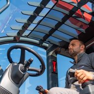 Телескопический погрузчик MAGNI RTH 8.35 HV Market