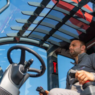 Поворотный телескопический погрузчик MAGNI RTH 5.18 HV Market