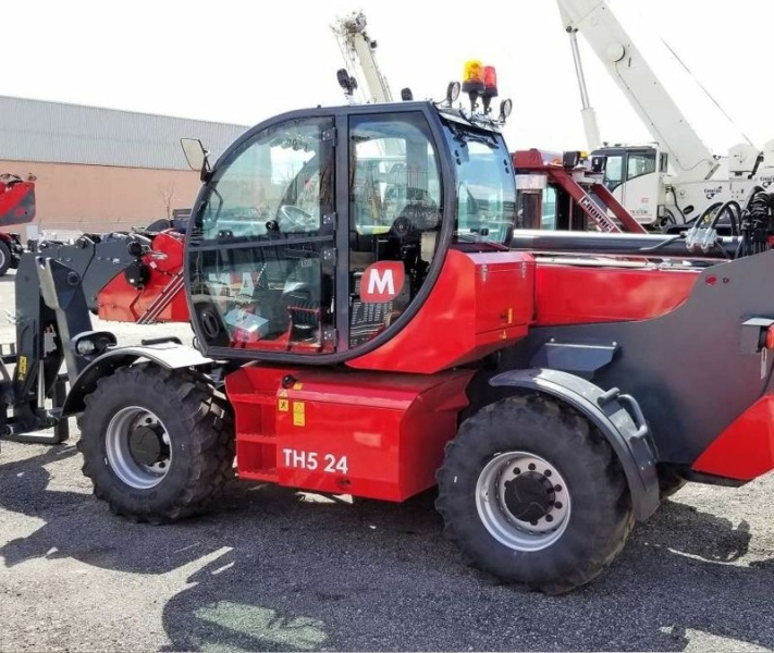 Фронтальный телескопический погрузчик MAGNI TH 5,5.15