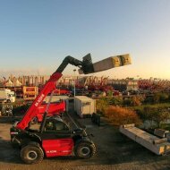 Тяжелый телескопический погрузчик MAGNI HTH 24.11 HV Market