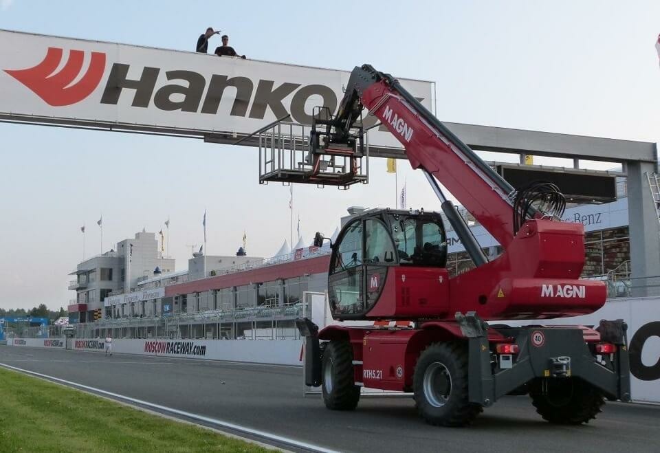 Поворотный телескопический погрузчик MAGNI RTH 6.39, грузоподъемность 6000 кг