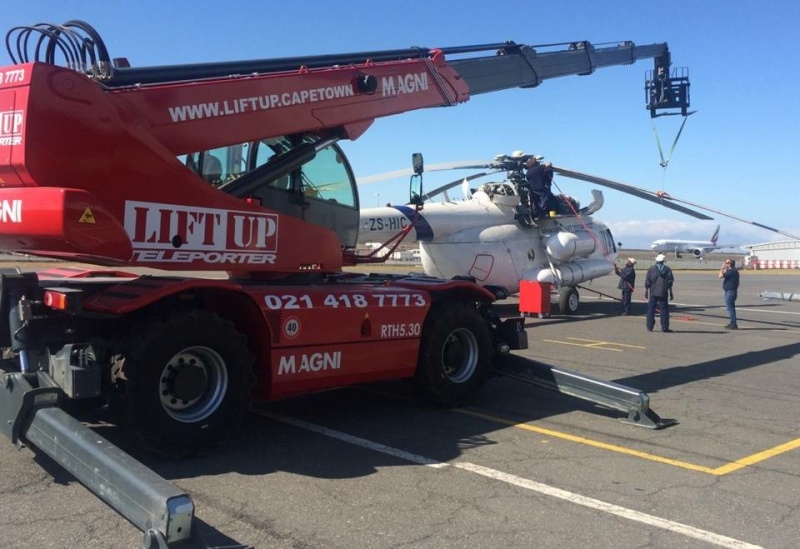 Поворотный телескопический погрузчик MAGNI RTH 6.25