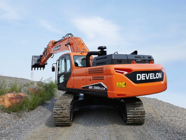 Гусеничный экскаватор DEVELON DX300LCA-7M, мощность двигателя 205 л.с.