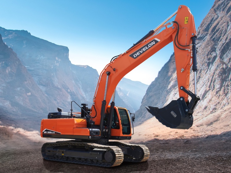 Гусеничный экскаватор DEVELON DX300LCA-7M, мощность двигателя 205 л.с.