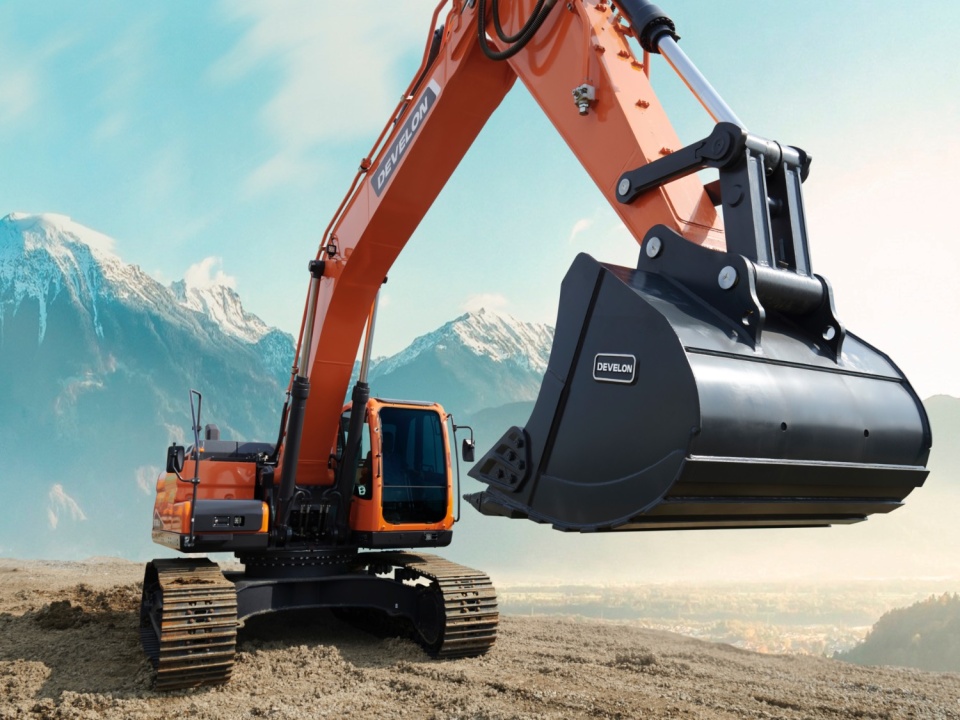Гусеничный экскаватор DEVELON DX300LCA-7M, мощность двигателя 205 л.с.
