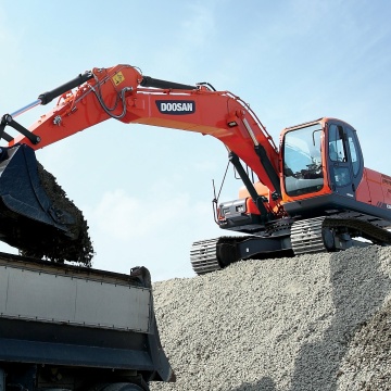 Гусеничный экскаватор DEVELON DX210-7M, мощность двигателя 157 л.с.