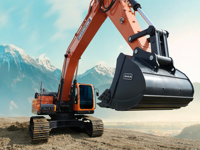 Гусеничный экскаватор DEVELON DX320LC-7M, мощность двигателя 249 л.с.