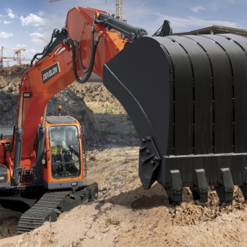 Гусеничный экскаватор DEVELON DX260LC-7M, мощность двигателя 190 л.с.