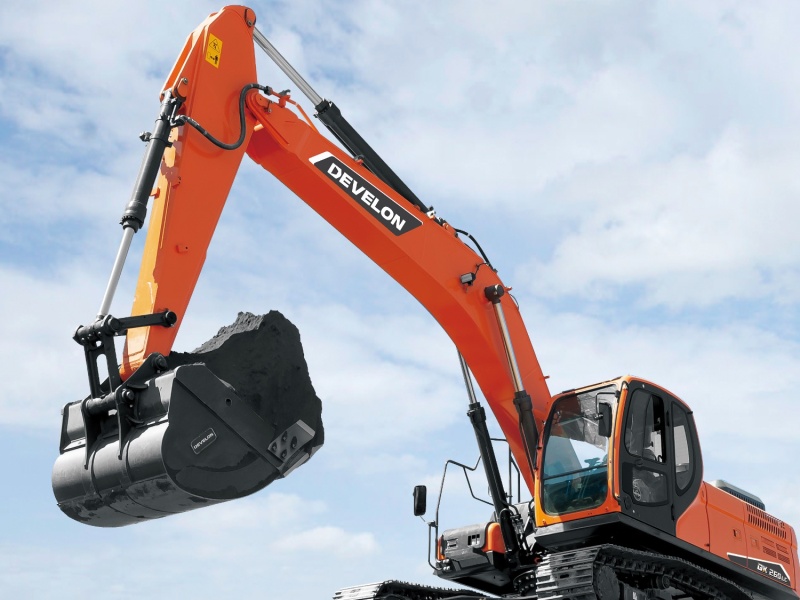 Гусеничный экскаватор DEVELON DX260LC-7M, мощность двигателя 190 л.с.