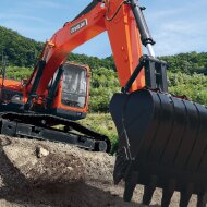 Гусеничный экскаватор DEVELON DX260LC-7M, мощность двигателя 190 л.с.
