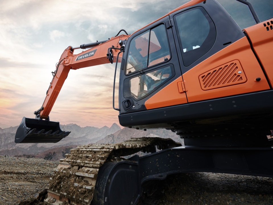 Гусеничный экскаватор DEVELON DX360LC-7B, мощность двигателя 291л.с.