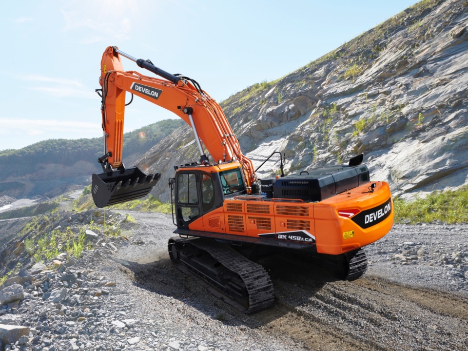 Гусеничный экскаватор DEVELON DX450LCA-7M, мощность двигателя 344 л.с.