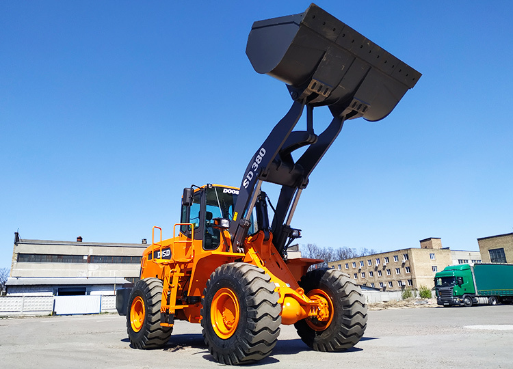 Фронтальный погрузчик DEVELON SD380