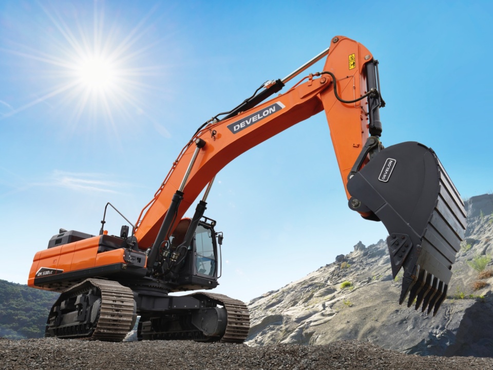 Гусеничный экскаватор DEVELON DX530LC-7B, мощность двигателя 399 л.с.
