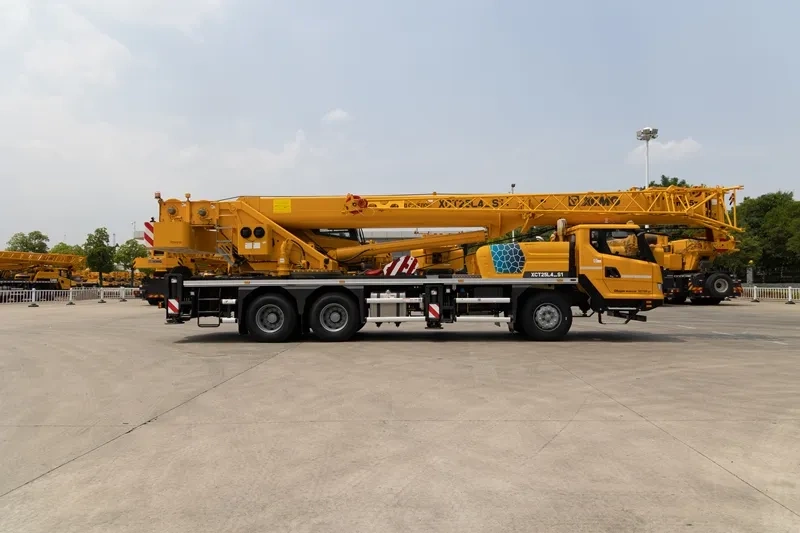 Автокран XCT25L4_ XCMG XCT25L4_S1