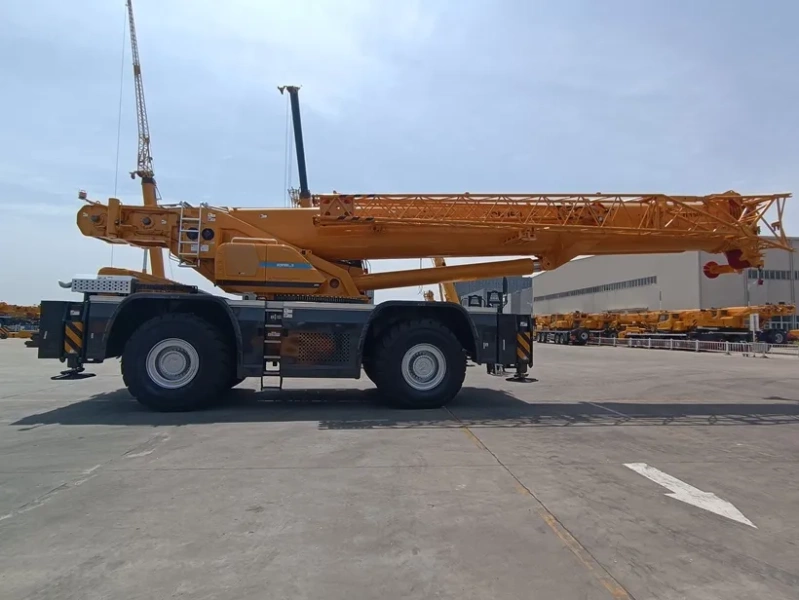 Короткобазный кран XCMG XCR150_S